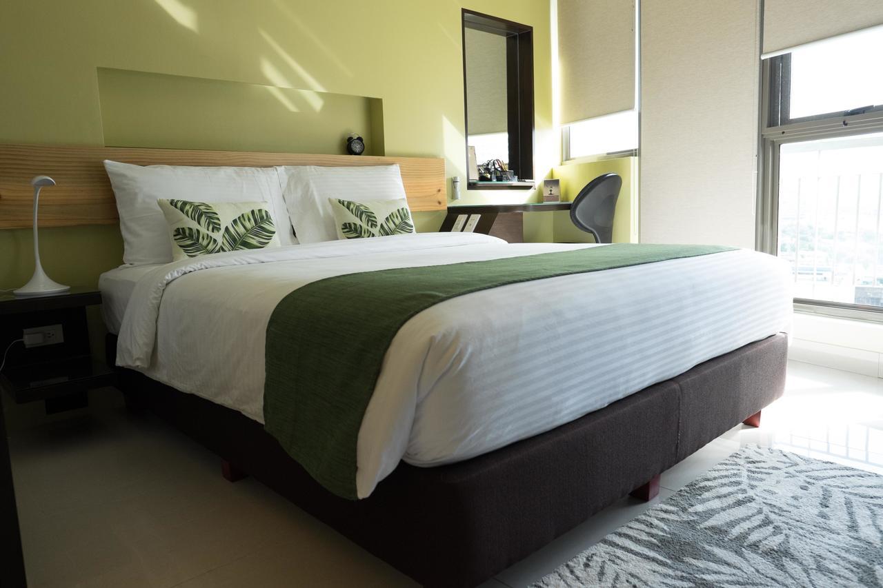 Kl Executive Greenbelt Manila Eksteriør billede